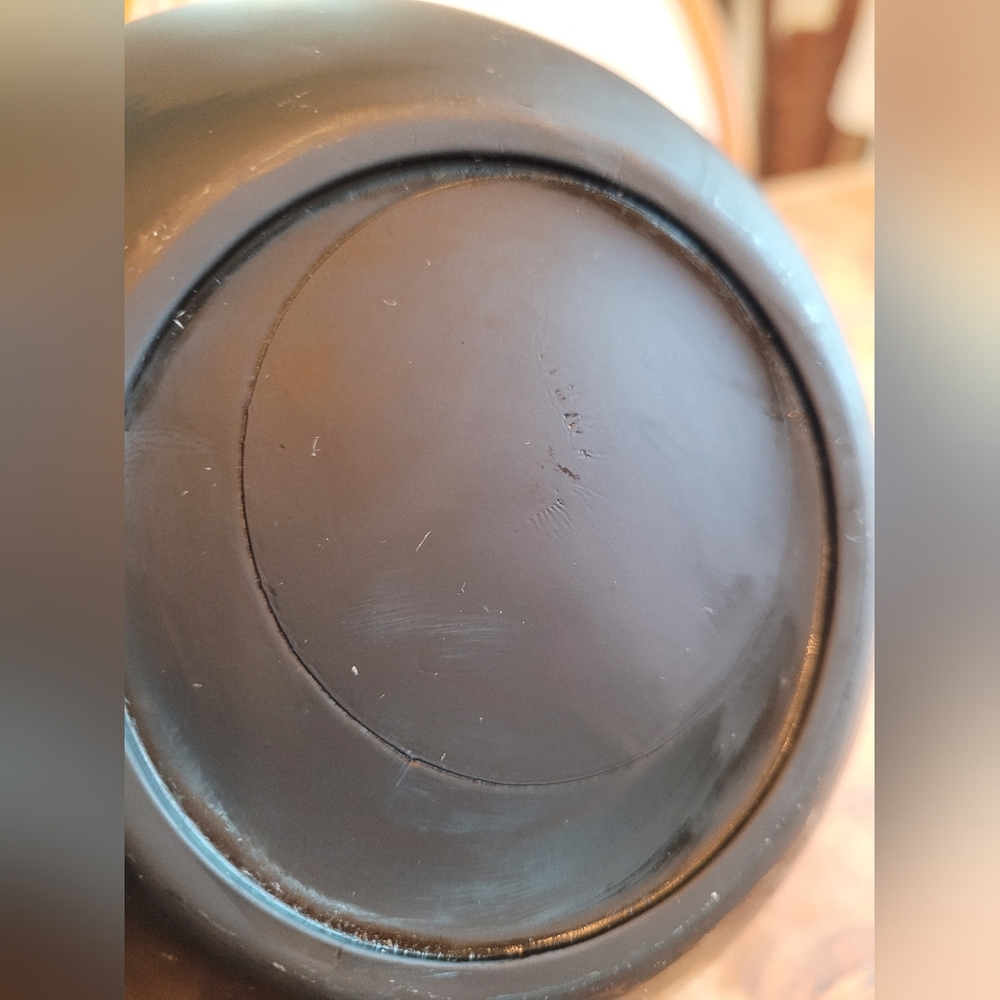 Large Matte Black Round Vase - Picture 3 of 4